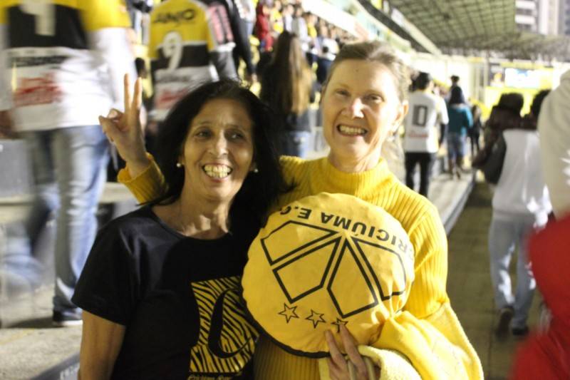 Torcida faz a festa na arquibancada — foto 19