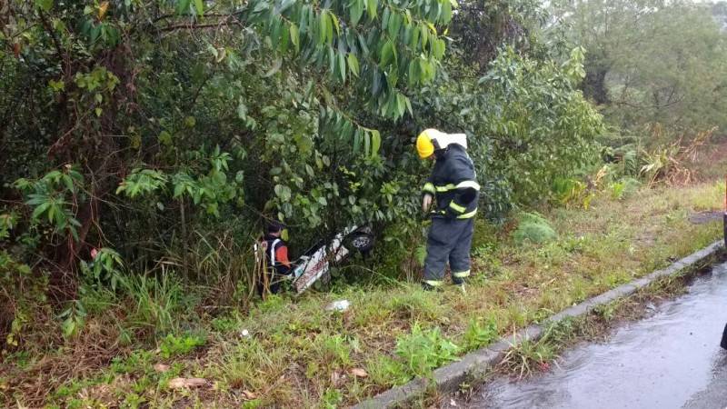Motorista da secretaria de Saúde perde controle da direção e capota — foto 3