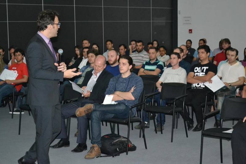 Advogado palestra sobre desafios e ameaças no ambiente digital — foto 2