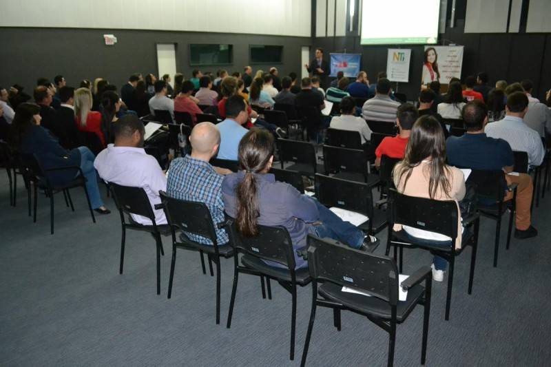 Advogado palestra sobre desafios e ameaças no ambiente digital — foto 6