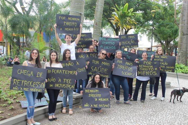 VÍDEO: Dia Nacional de Greve ganha as ruas e Terminal Central de Criciúma — foto 1