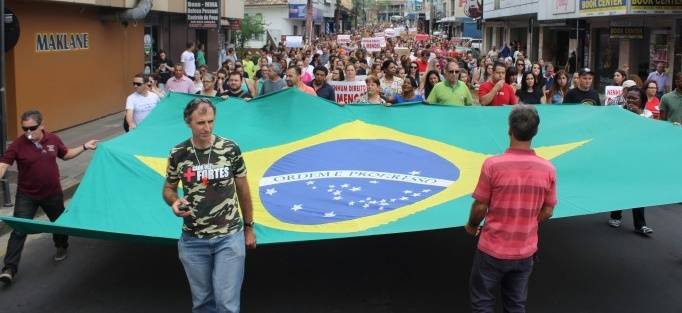 VÍDEO: Dia Nacional de Greve ganha as ruas e Terminal Central de Criciúma — foto 28