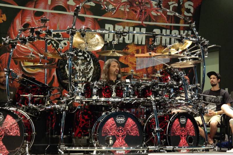 Maior baterista de heavy metal do Brasil protagoniza espetáculo na Acic — foto 1