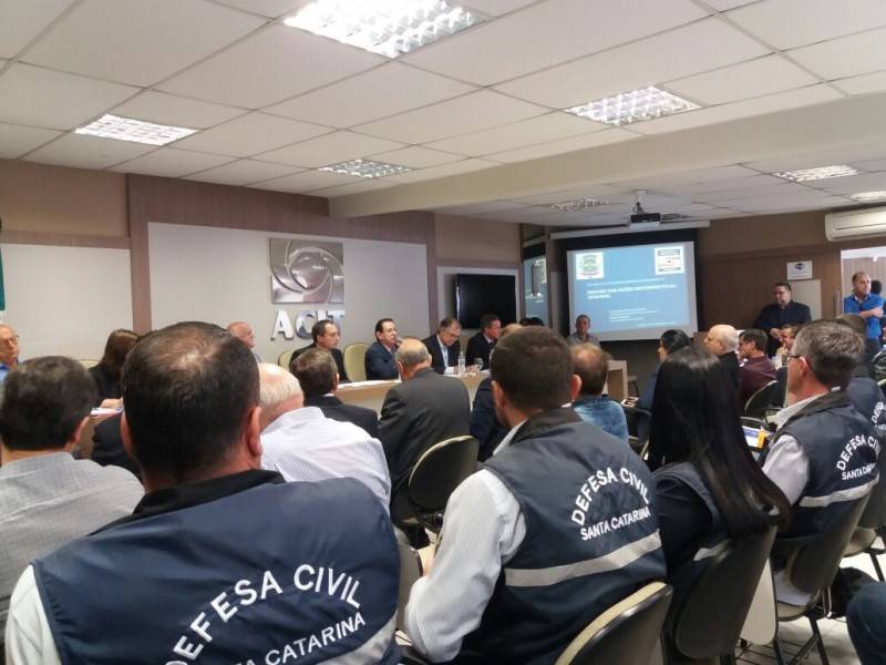 Discutidas ações para reabilitar cidades atingidas pelo vendaval — foto 1