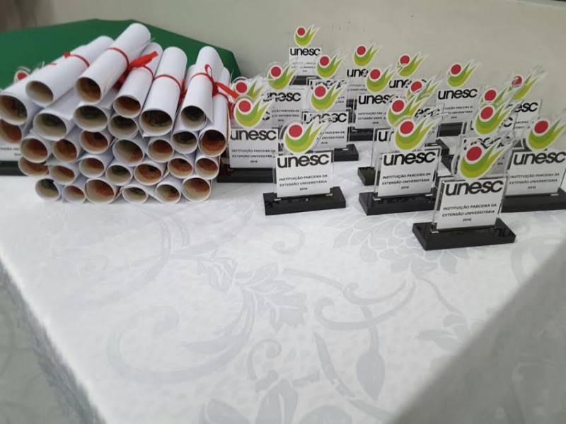 Unesc entrega Menção Honrosa a Instituições de Criciúma e região — foto 2