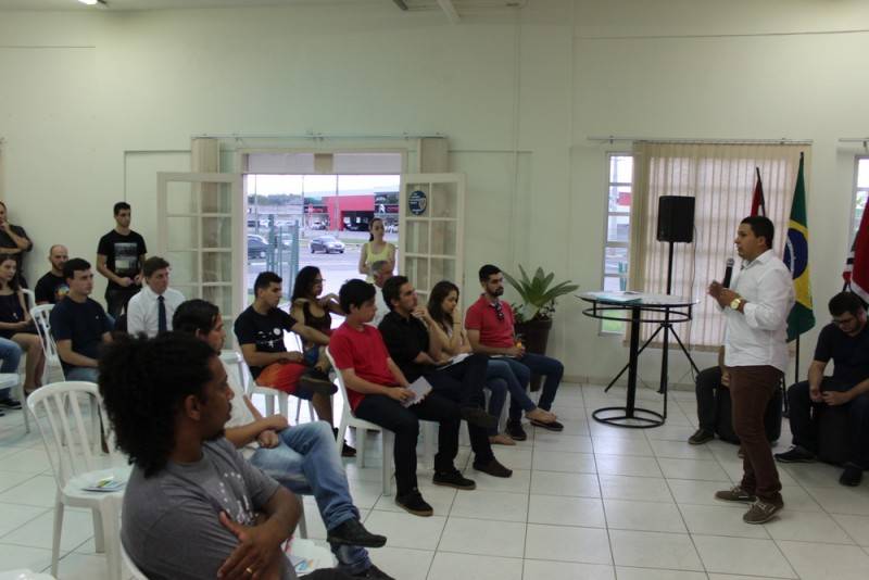 Conselho Municipal da Juventude é empossado — foto 1