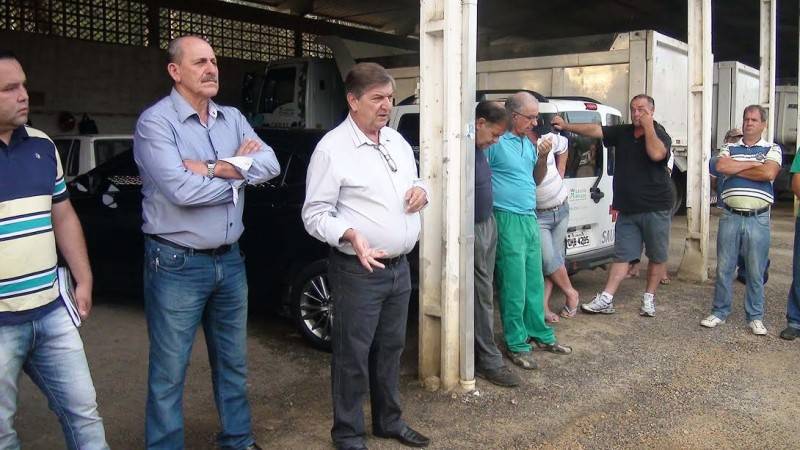 Valdir e Pedro começam cedo o primeiro dia oficial de trabalho — foto 1