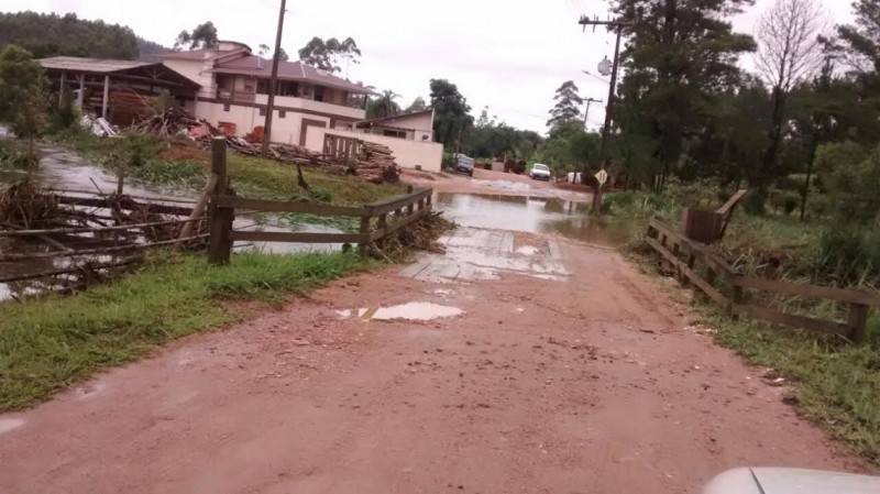 Prefeitura trabalha na recuperação das vias após as chuvas — foto 2