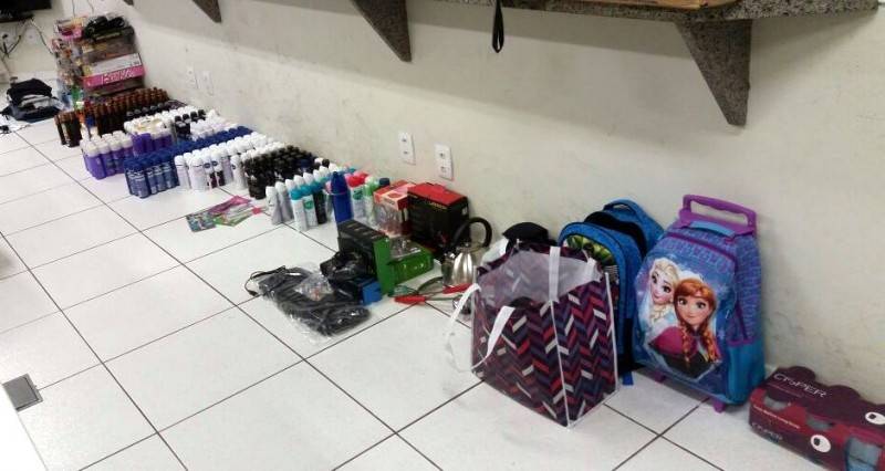 Mulheres são presas com mais de 700 produtos furtados — foto 2