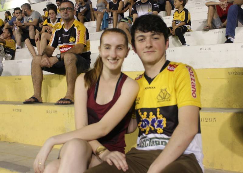 Torcida carvoeira sofre até o fim, mas comemora classificação — foto 2