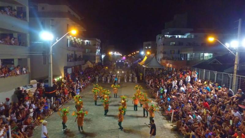 Carnarroio reúne grande público na avenida Getúlio Vargas — foto 1