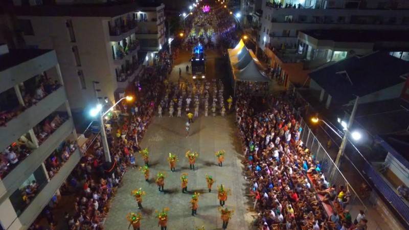 Carnarroio reúne grande público na avenida Getúlio Vargas — foto 2