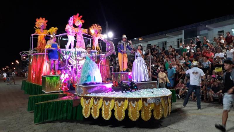 Carnarroio reúne grande público na avenida Getúlio Vargas — foto 9