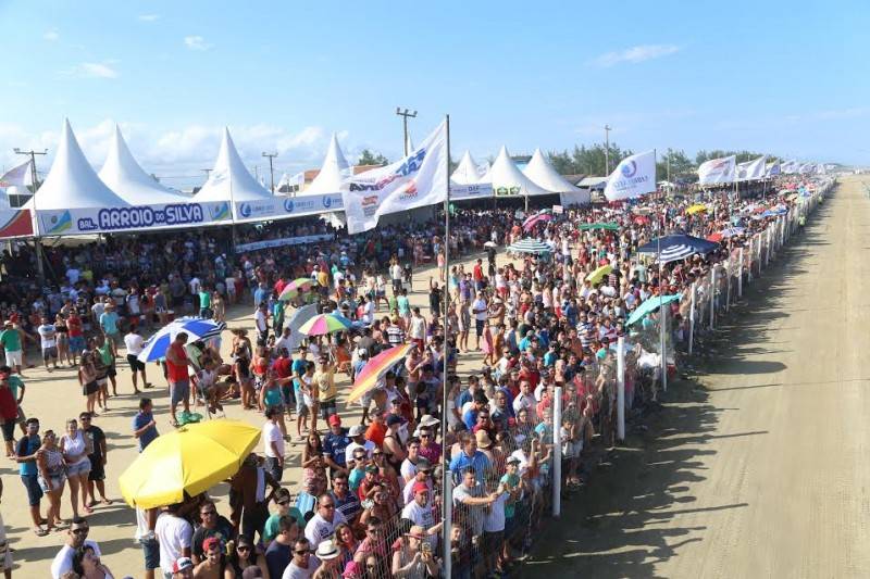 Estrutura da Arrancada dos Caminhões começa a ganhar forma — foto 1