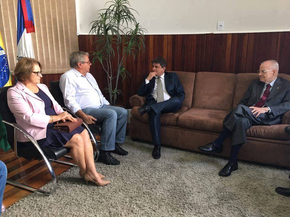 Um príncipe realiza o sonho de conhecer a região — foto 1