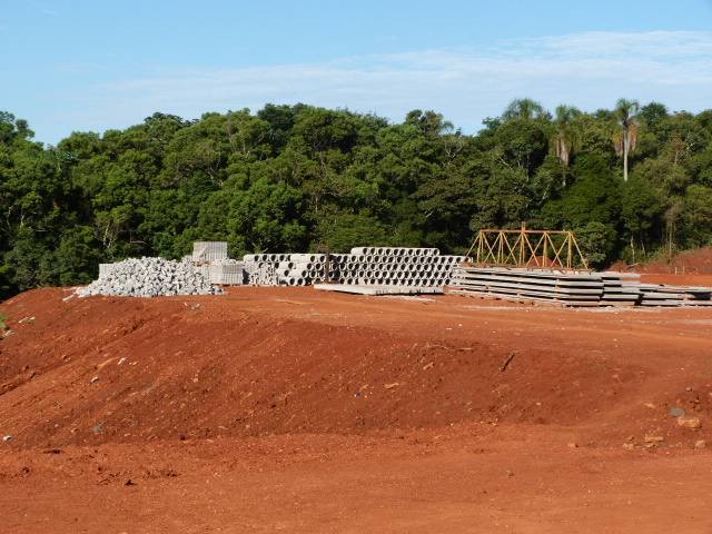 Tem parede de pé na futura Penitenciária Feminina — foto 2