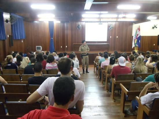Coronel Cabral ministra palestra sobre segurança em condomínios — foto 1