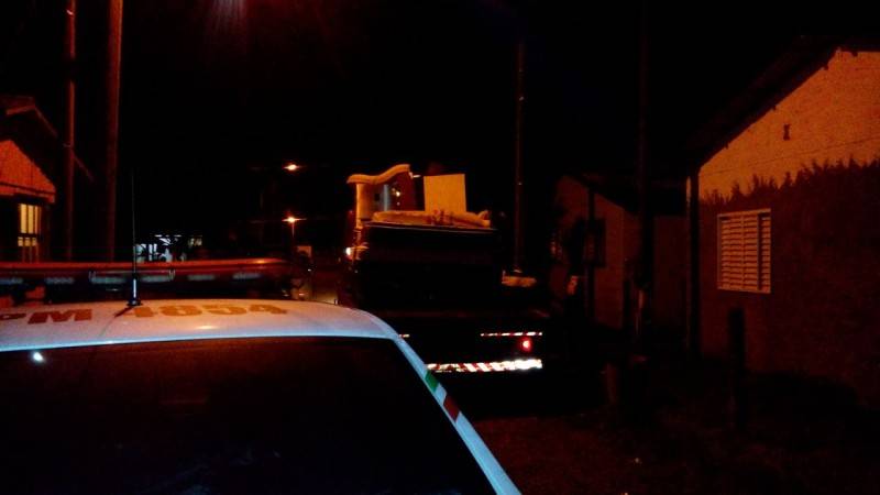 Com caminhão de mudanças, mulheres furtam casa de veraneio de prefeito — foto 2