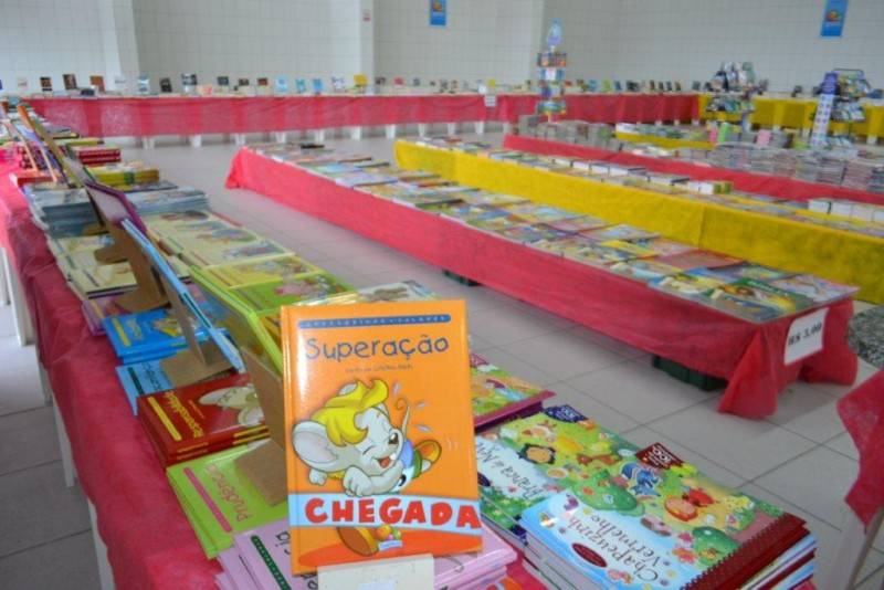 Mais de 5 mil visitantes são esperados na IV Feira do Livro — foto 2