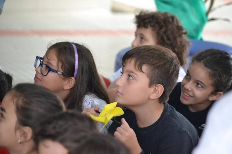Crianças se encantam em contação de histórias na Unesc — foto 1