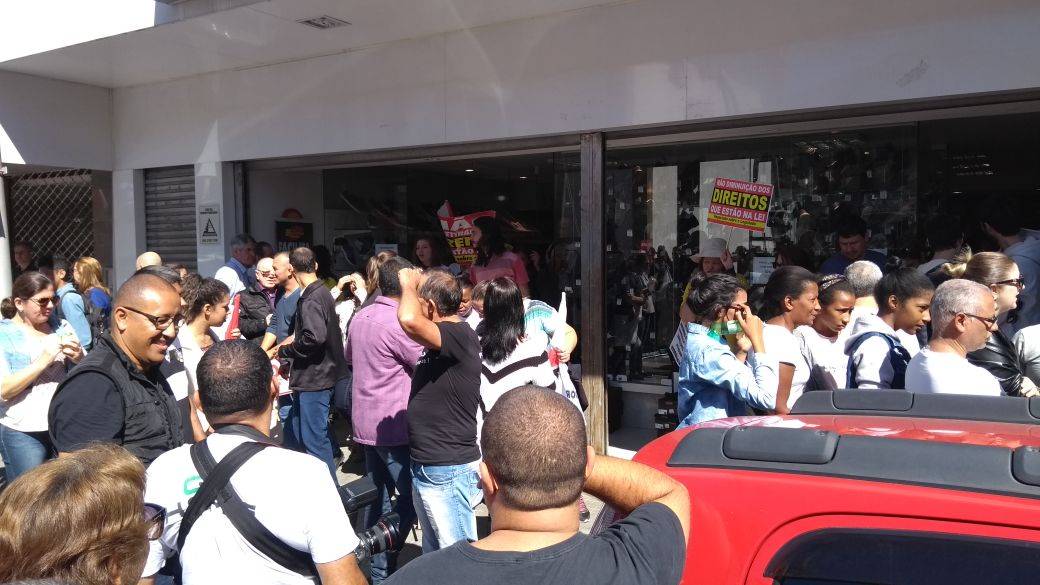 Para os organizadores, oito a dez mil na greve geral — foto 2