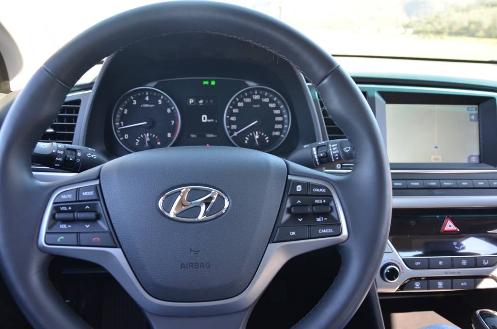 Impressões em 60 minutos - Hyundai New Elantra 2017 — foto 2