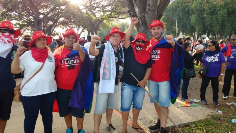 Sul do Estado participa de manifestação em Brasília — foto 1