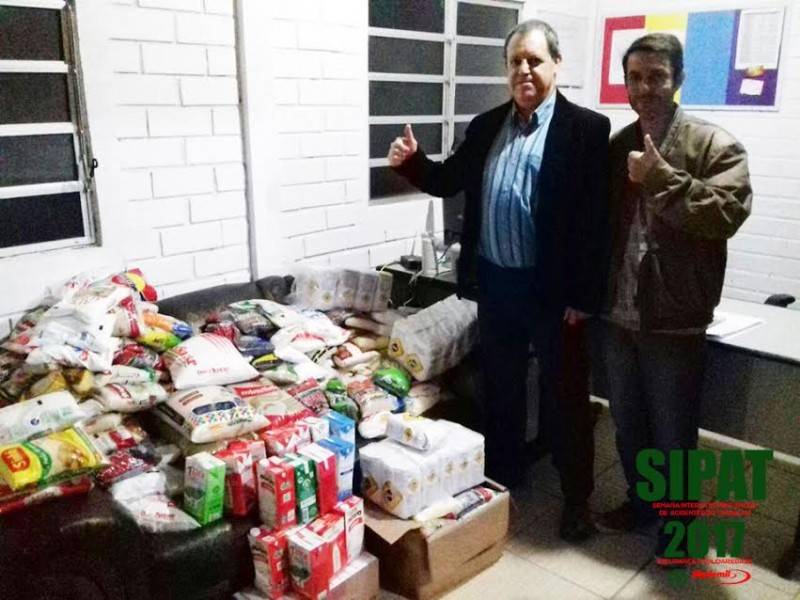 Três toneladas de alimentos e produtos de higiene arrecadados em gincana — foto 11