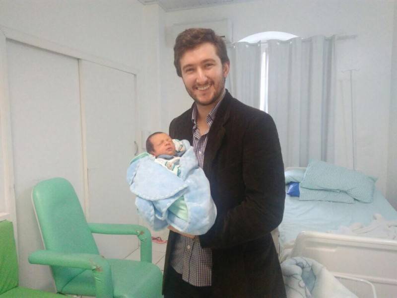 Equipe médica salva vida de mulher e bebê após ruptura de útero — foto 1