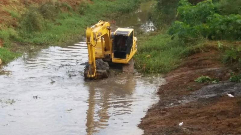 Rios Tigre e Cocal recebem limpeza — foto 1