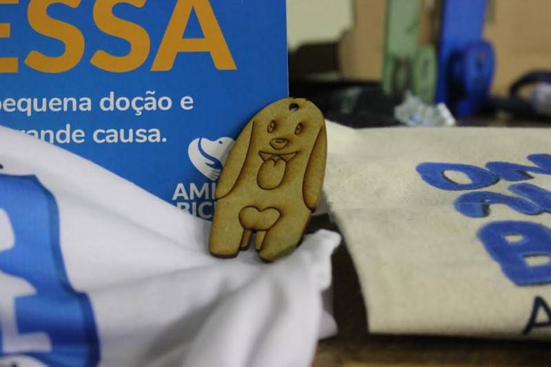 Acadêmicos de Design criam produtos para ONG Amigo Bicho — foto 1