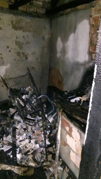 Incêndio destrói edícula nos fundos de residência — foto 1