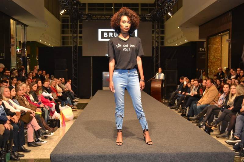 Estudantes de Moda colocam na passarela looks em jeanswear — foto 1