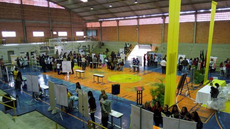 Feira de Matemática expõe 40 trabalhos de escolas da região carbonífera — foto 1