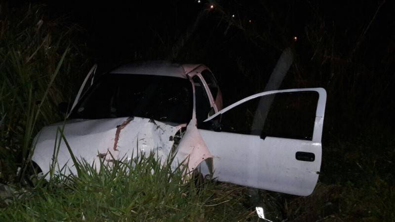 Saída de pista seguida de capotamento é registrada na SC-441 — foto 2