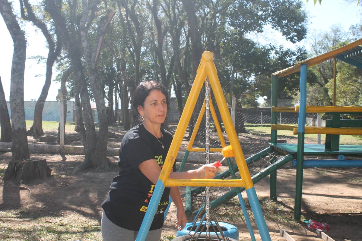 Curso de pintura forma turma no Bairro da Juventude — foto 1