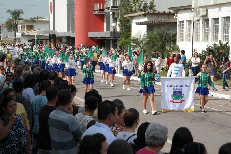 Mais de 30 atrações no desfile em Morro da Fumaça — foto 6