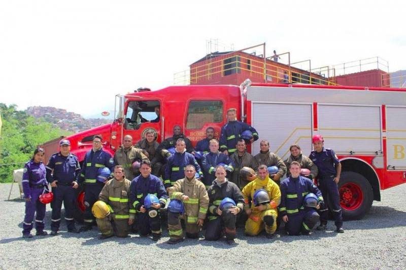 Bombeiros de Santa Catarina participam de curso na Colômbia — foto 1