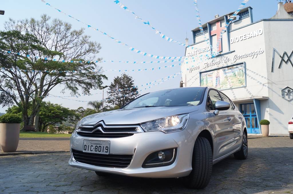 Impressões em 60 minutos - Citroen C4 Lounge THP 2017 — foto 1