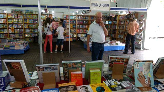 VÍDEO: Youtubers e Dan Brown mandando na Feira do Livro — foto 1