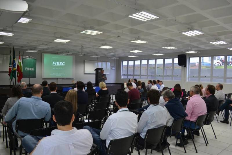 Fiesc Regional Sul discute modernização das relações do trabalho — foto 1