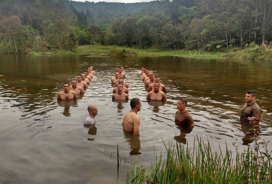 Treinamento duro para os novos policiais militares — foto 2