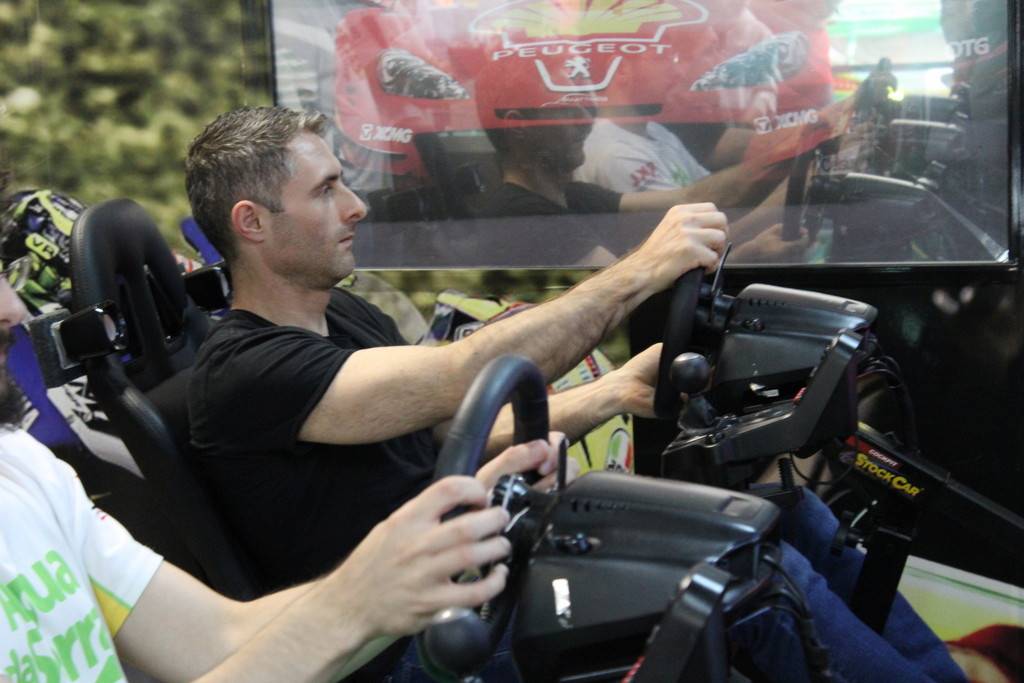 Campeão nos simuladores vai assistir Stock Car em Interlagos — foto 1