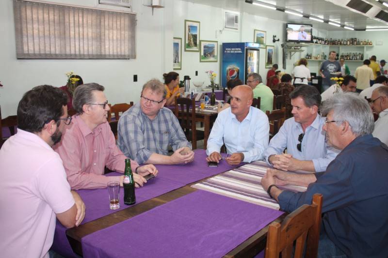 Prefeitos articulam realização de carnaval regionalizado no Baln. Rincão — foto 2