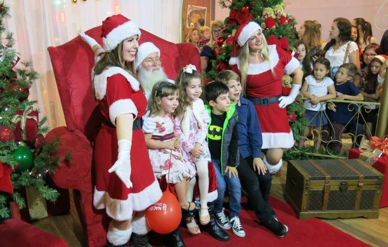Espetáculo reúne famílias e celebra a chegada do Natal no Nações Shopping — foto 1