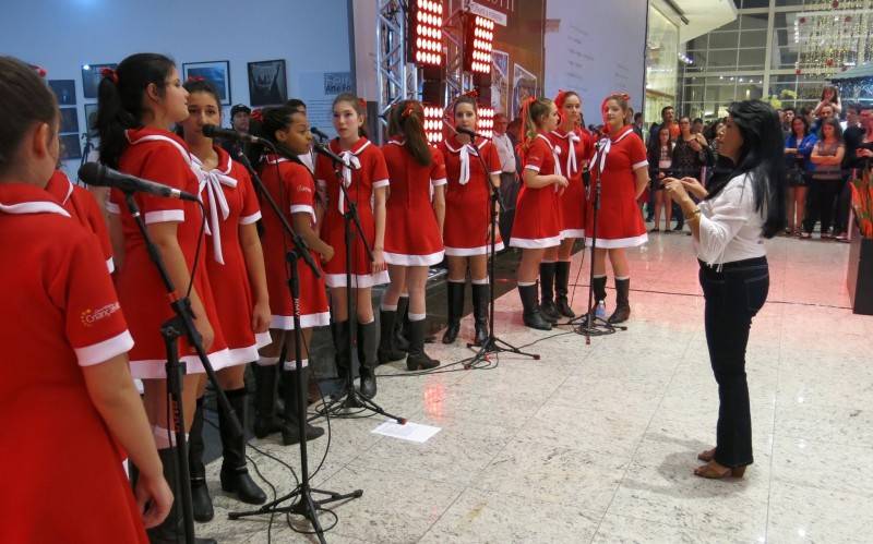 Espetáculo reúne famílias e celebra a chegada do Natal no Nações Shopping — foto 5
