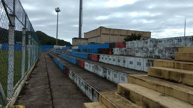 Falta de perspectiva no futebol abate o voo da águia — foto 2