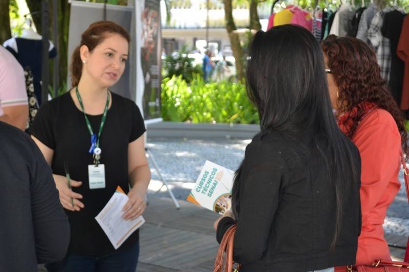 Praça Nereu Ramos recebe moda sustentável através do Rebazar — foto 6