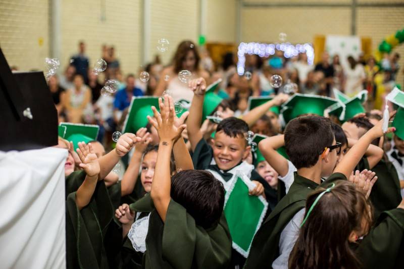 Rede Municipal de Ensino encerra 2017 com cerca de 200 alunos formados — foto 1