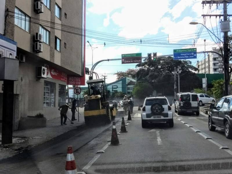 Asfalto reconstituído na esquina da Centenário com a Joaquim Nabuco — foto 1